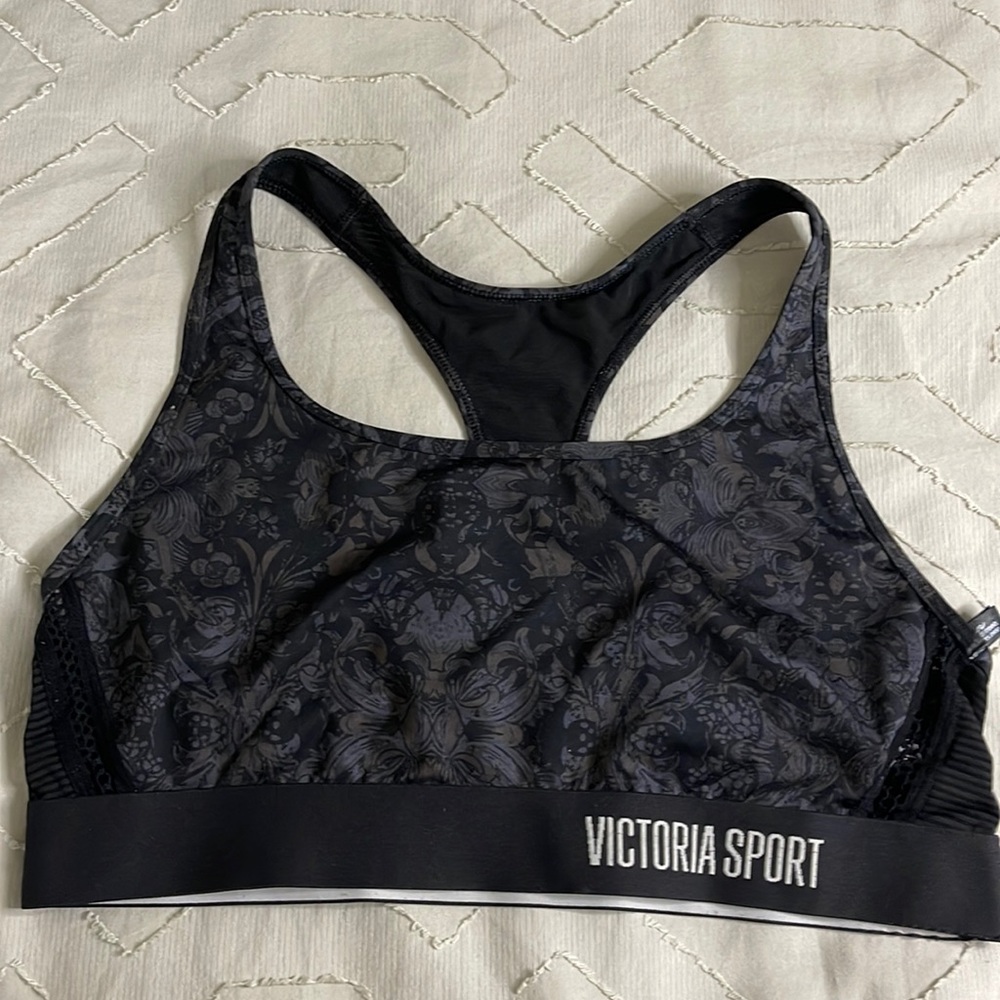 Victoria’s Secret Sports Bra No pads Black Floral Size Large